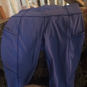 Lululemon Athletic Capri Leggings w two pockets and pocket at top sz XS